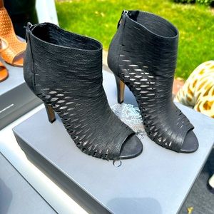 Vince Camino black brand new sandal heels